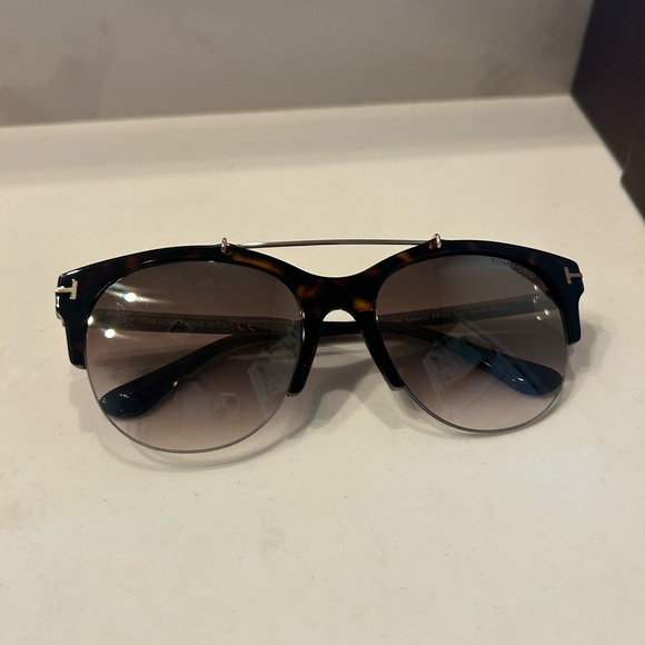 Tom Ford Sunglasses FT0517 - Picture 3 of 7